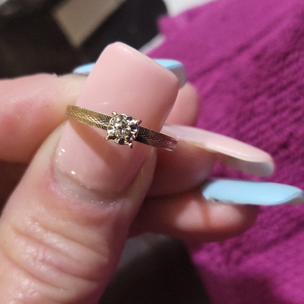 10kt Gold Diamond Ring